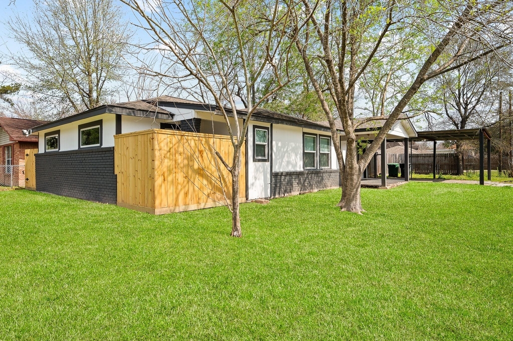 2222 Peppermill Road - Photo 0