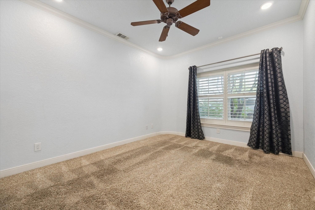 2128 Harold Street - Photo 11