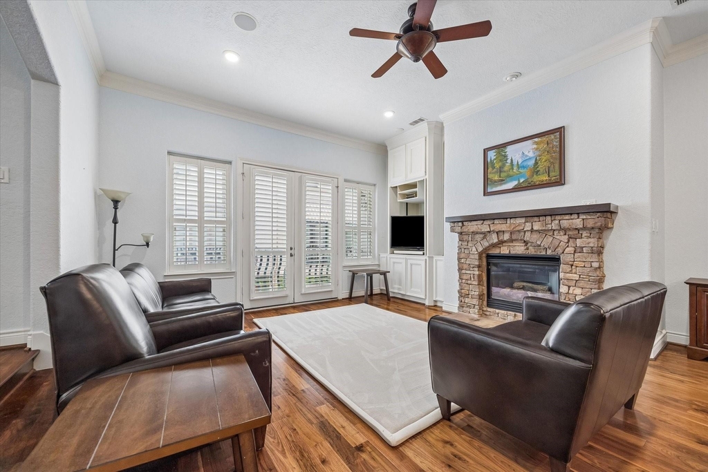 2128 Harold Street - Photo 3