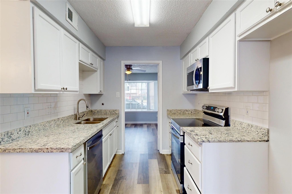 14147 Misty Meadow Lane - Photo 12