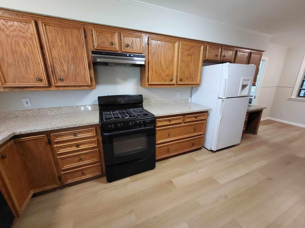 706 Maple St - Photo 12