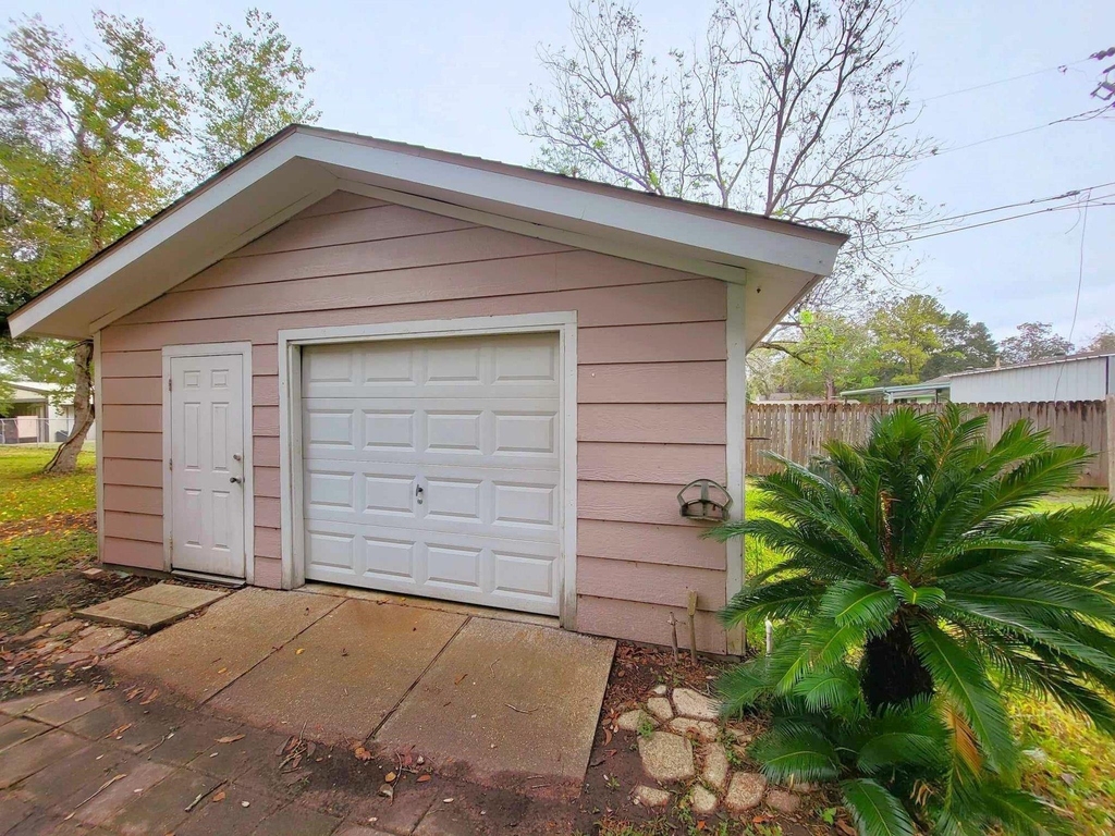 706 Maple St - Photo 36