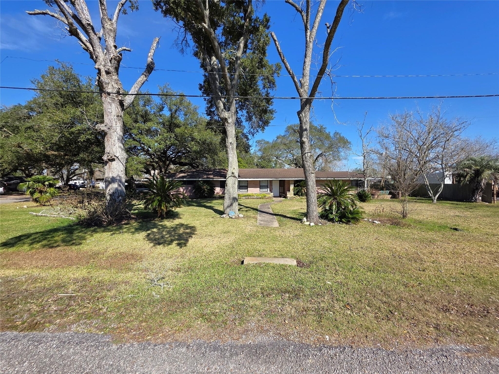 706 Maple St - Photo 2