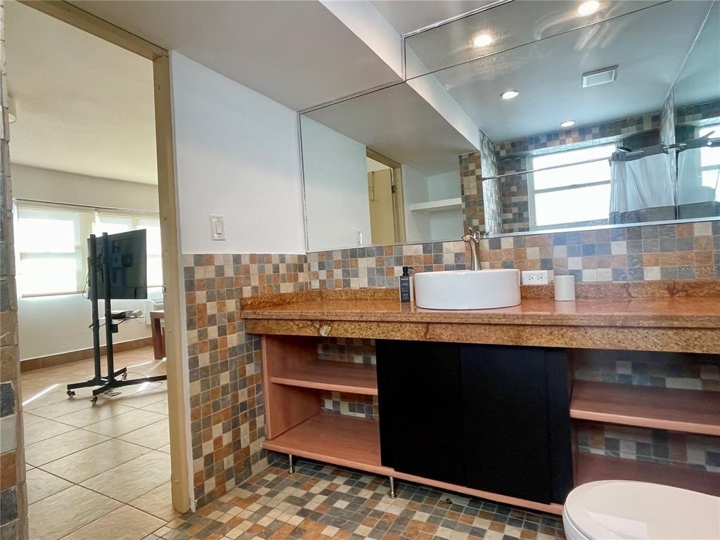Luciano 1124 Ashford Avenue - Photo 15