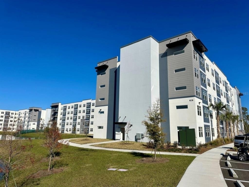 5587 Millenia Boulevard - Photo 2