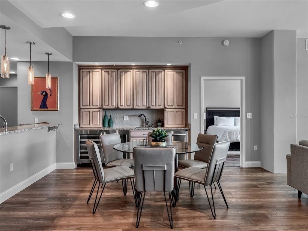 525 E Jackson Street - Photo 7