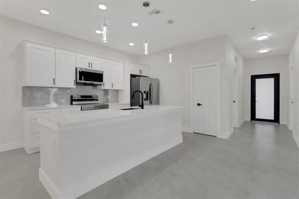 4503 15th Street Sw - Photo 8