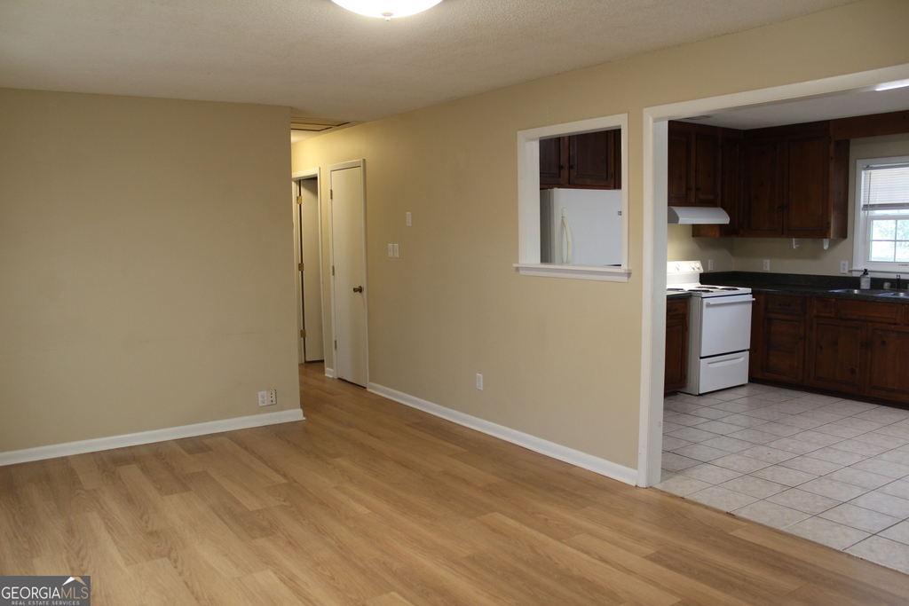 128 Sandy Way - Photo 4