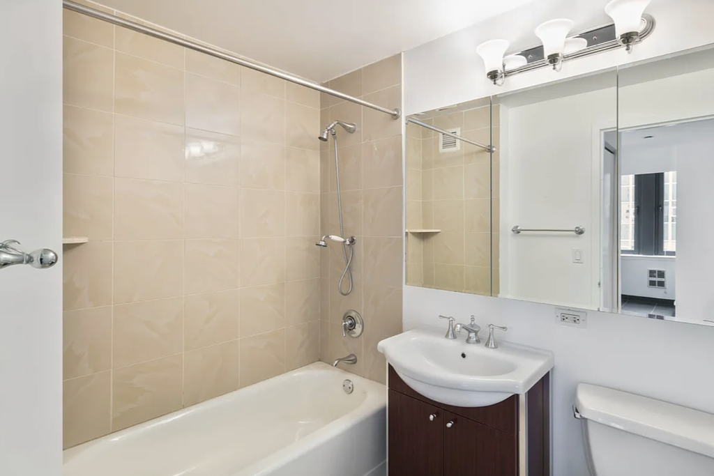 100 Maiden Lane - Photo 2