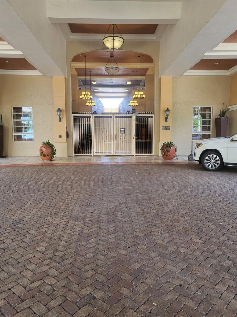 520 Se 5th Avenue - Photo 1