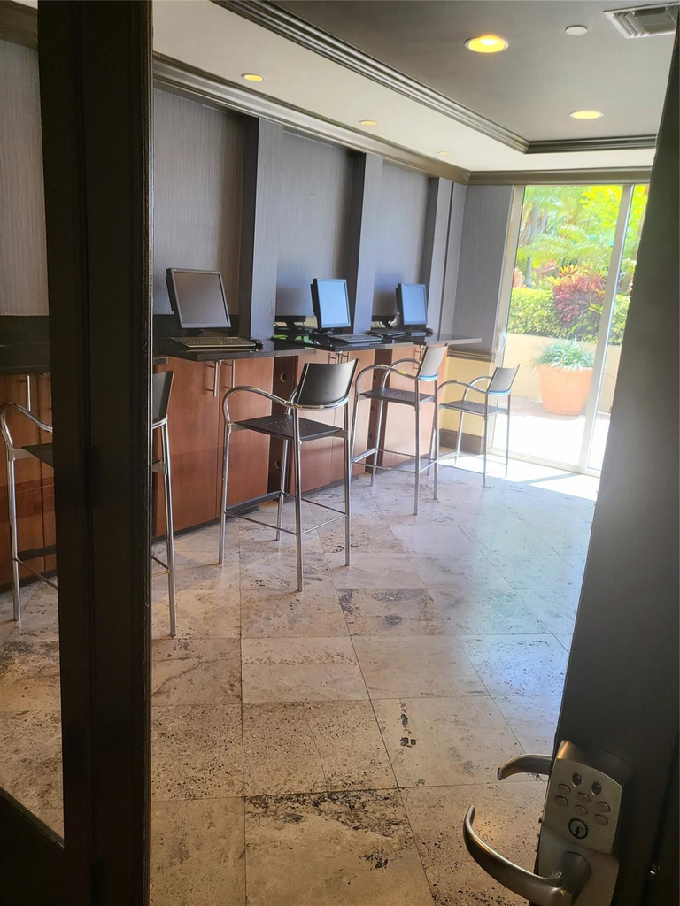 520 Se 5th Avenue - Photo 8