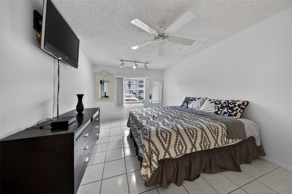 6253 Bay Club Drive - Photo 25