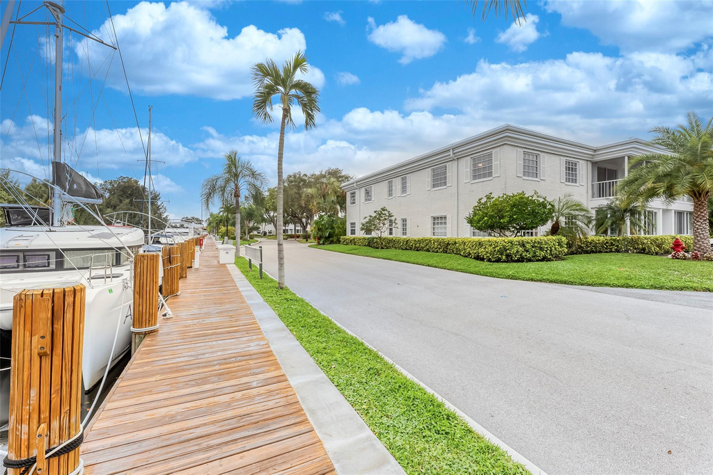 6253 Bay Club Drive - Photo 55