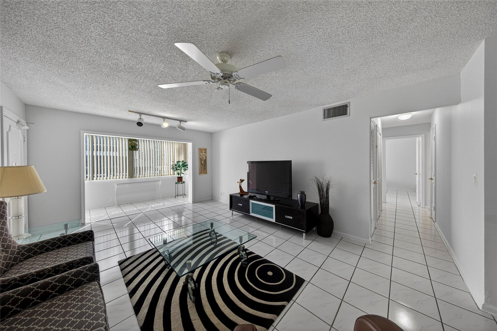 6253 Bay Club Drive - Photo 4