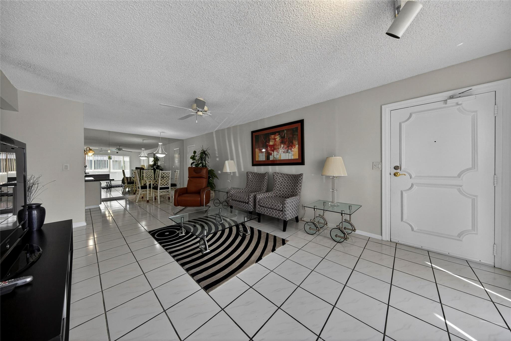 6253 Bay Club Drive - Photo 5