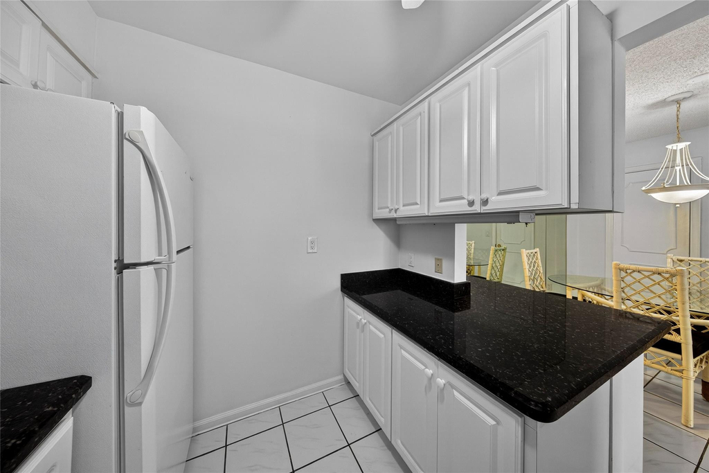 6253 Bay Club Drive - Photo 10