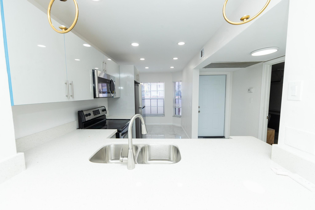 8939 Nw 23rd Street - Photo 8