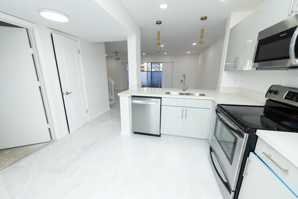 8939 Nw 23rd Street - Photo 3