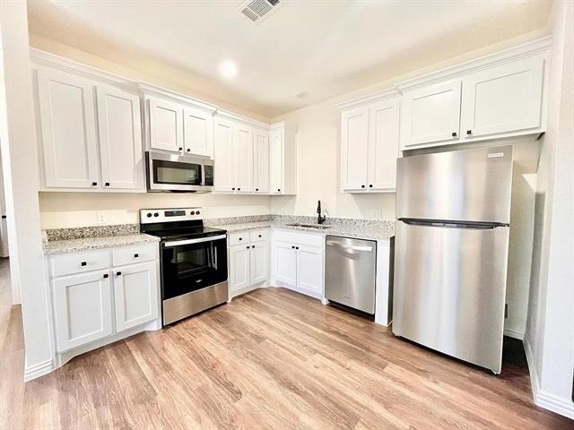 327 E Nelson Street - Photo 3
