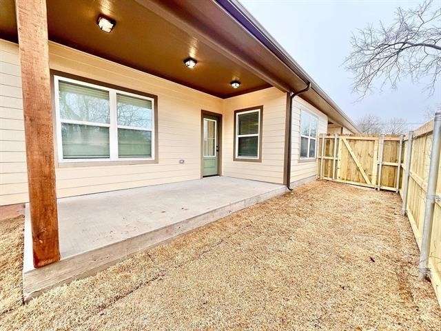 327 E Nelson Street - Photo 14