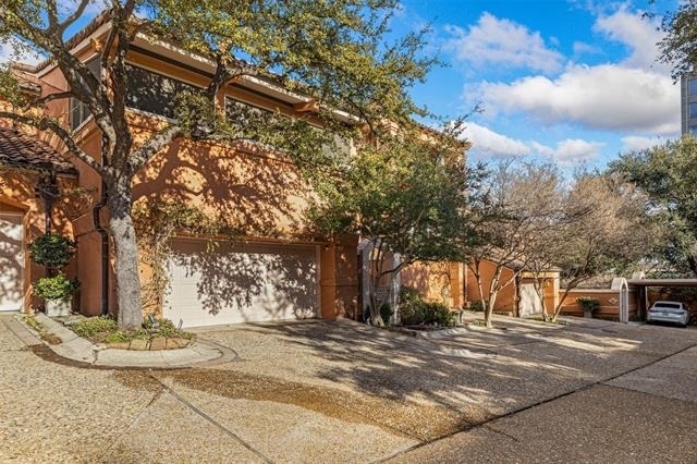 3424 Gillespie - Photo 1