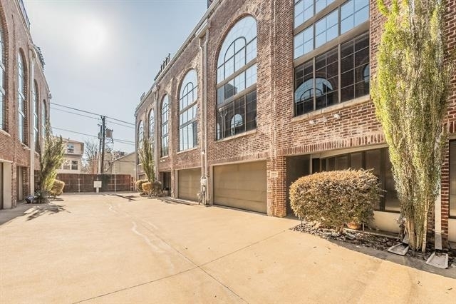 3911 Gilbert Avenue - Photo 33