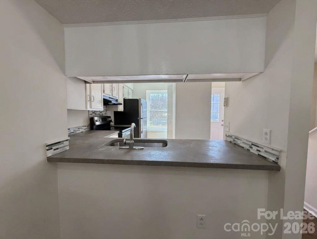 9432 Lexington Circle - Photo 6