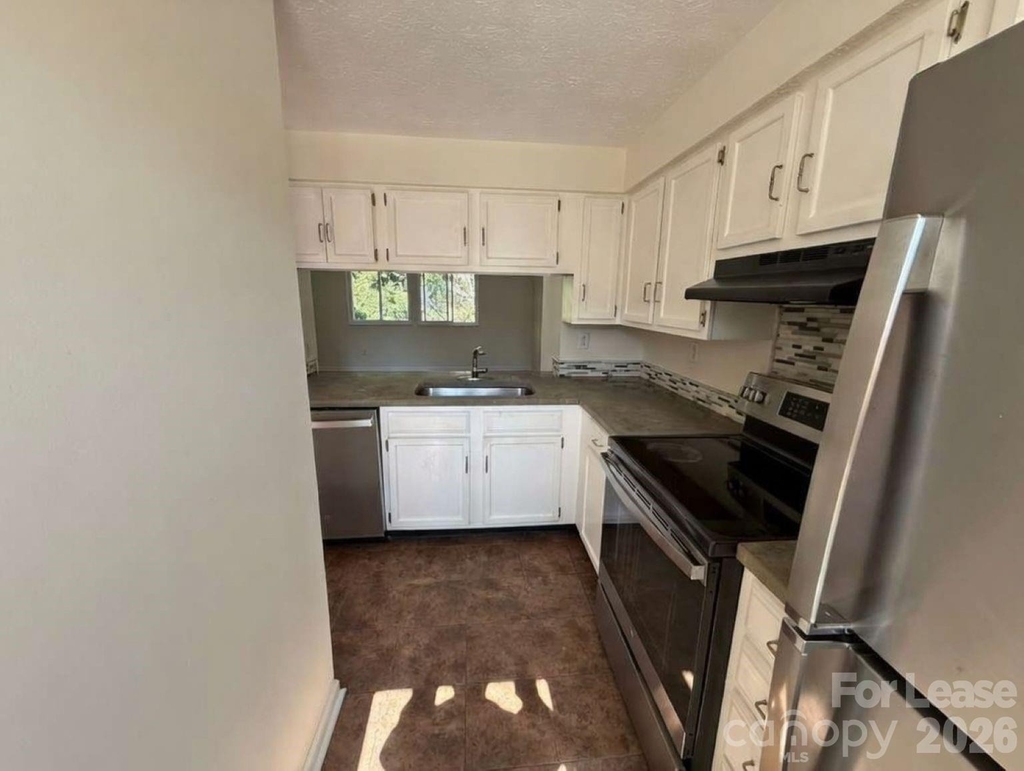 9432 Lexington Circle - Photo 4