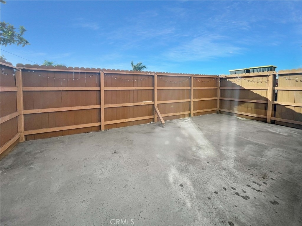 1335 W 139th - Photo 16