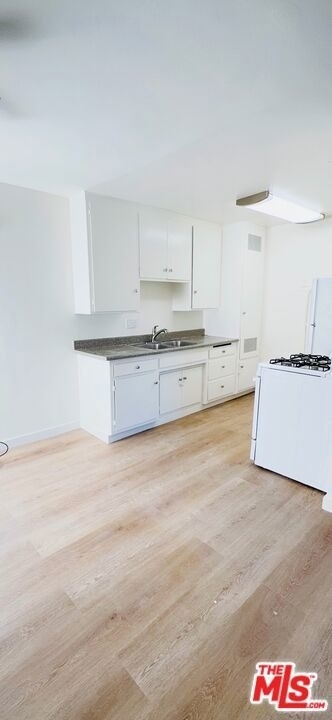 1034 S Ardmore Avenue - Photo 3