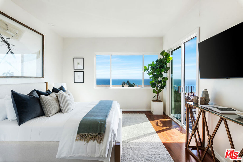 18111 Coastline Drive - Photo 11