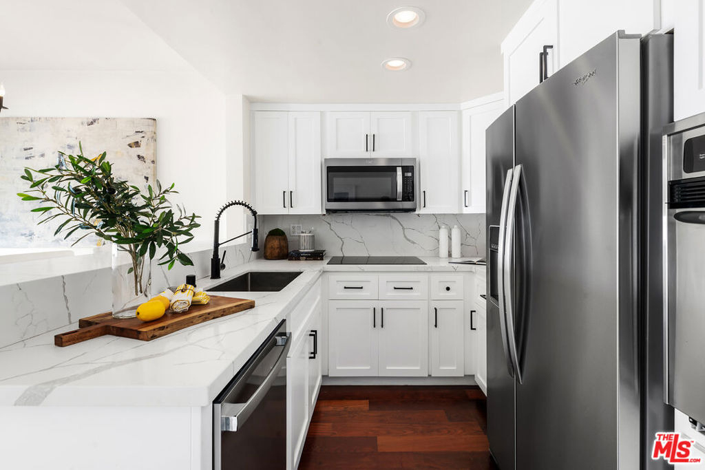 18111 Coastline Drive - Photo 7