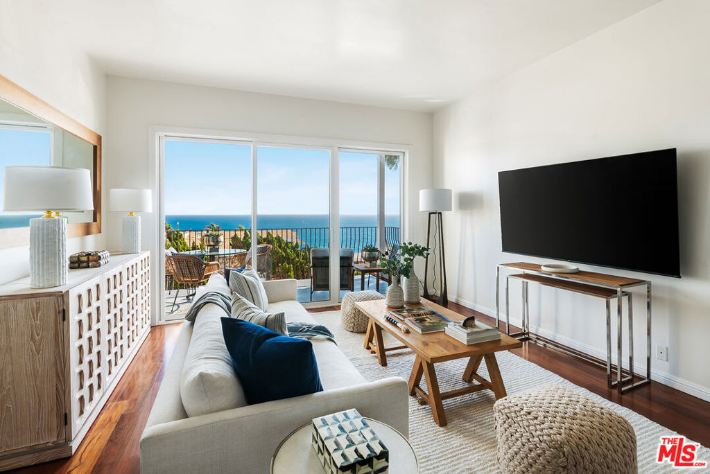 18111 Coastline Drive - Photo 4