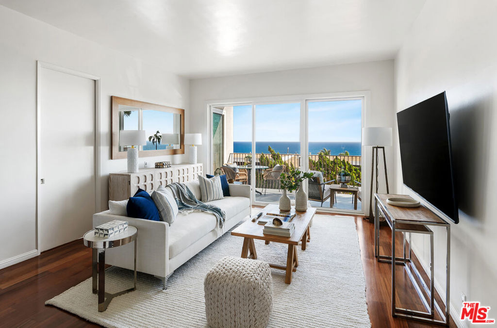 18111 Coastline Drive - Photo 3