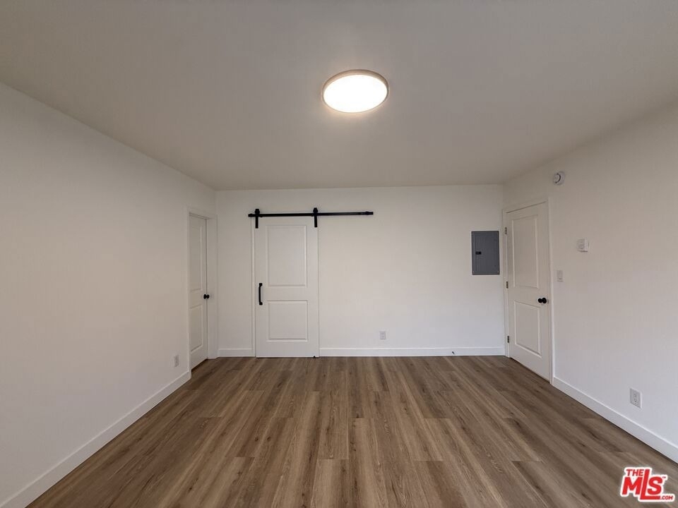 314 S Clark Drive - Photo 34