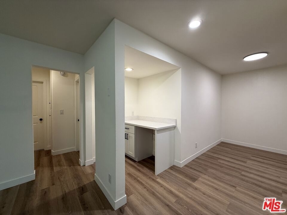 314 S Clark Drive - Photo 6