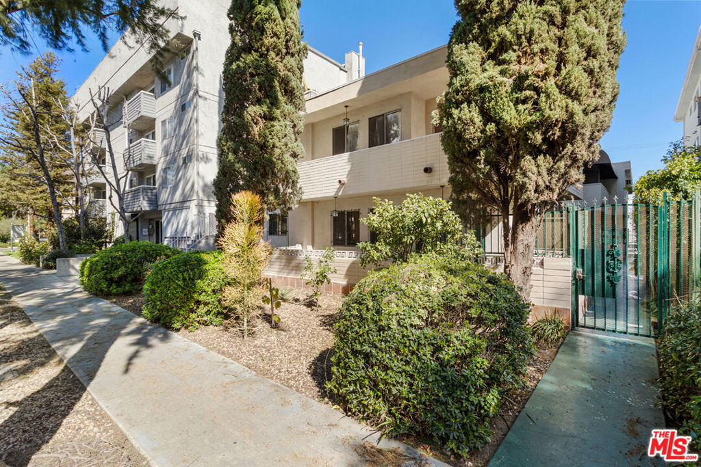 314 S Clark Drive - Photo 47