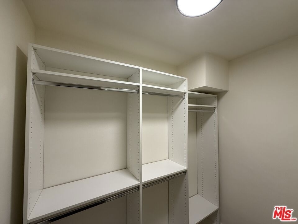 314 S Clark Drive - Photo 41