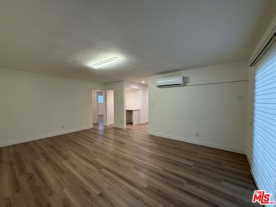 314 S Clark Drive - Photo 44