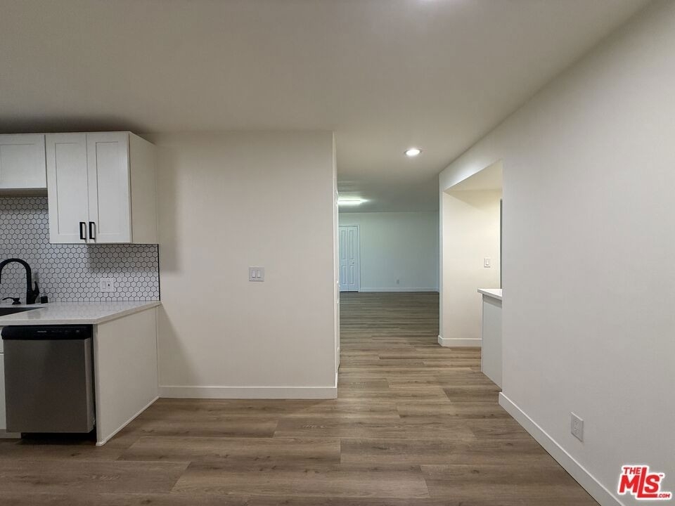 314 S Clark Drive - Photo 13