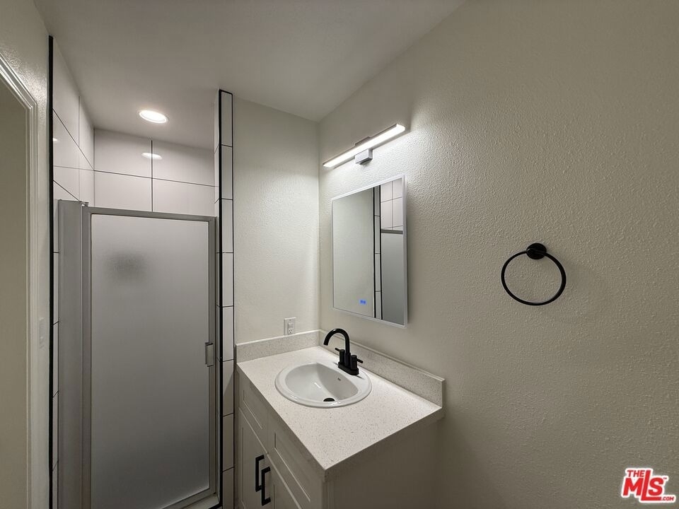 314 S Clark Drive - Photo 39