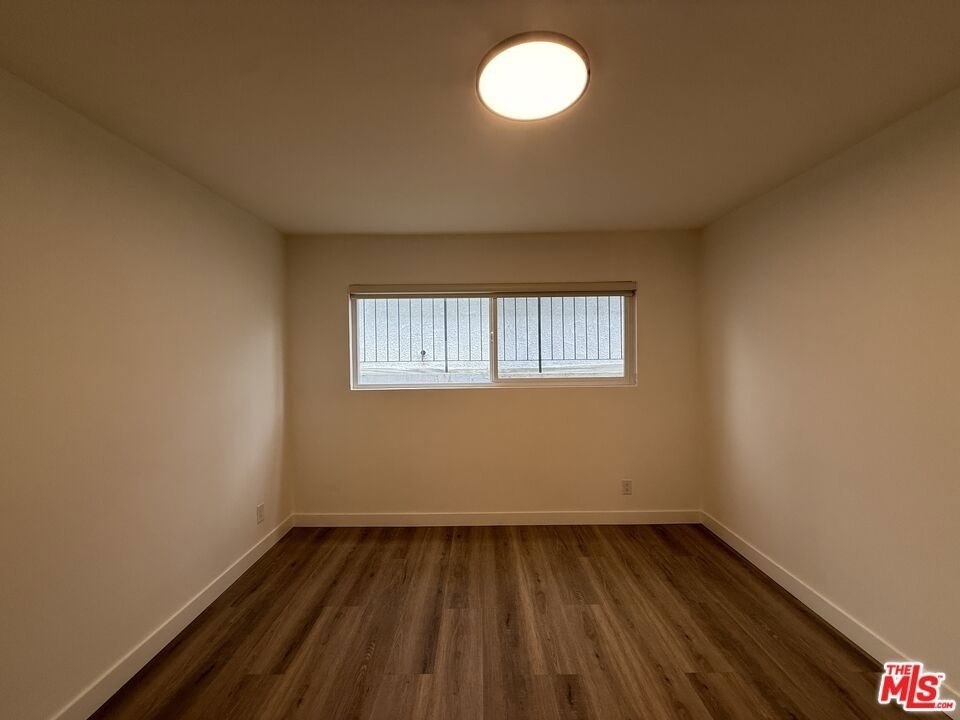 314 S Clark Drive - Photo 22