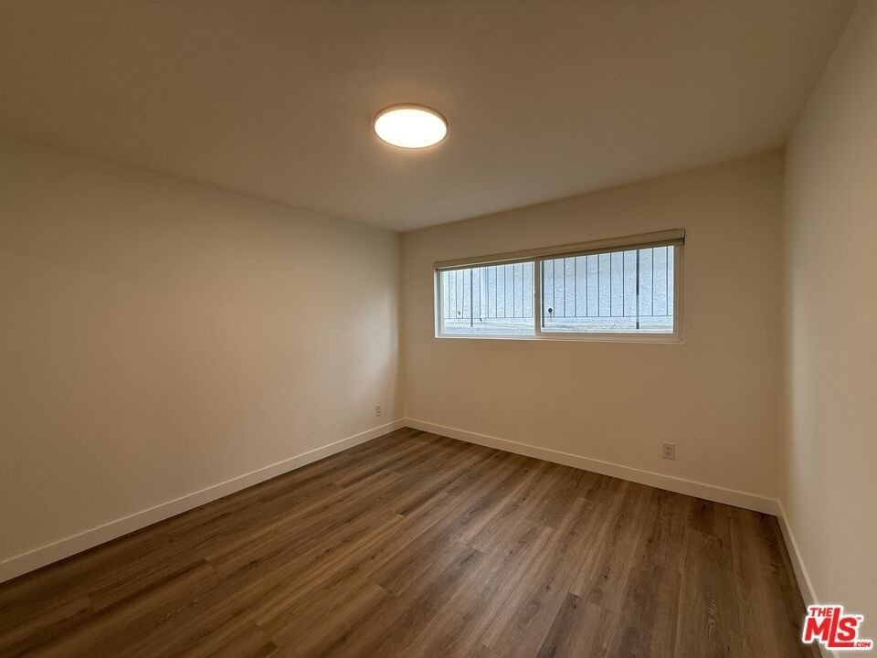 314 S Clark Drive - Photo 21