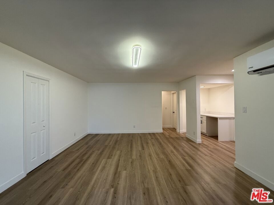 314 S Clark Drive - Photo 3