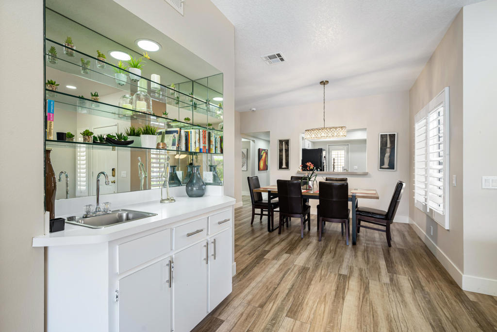 139 Villa Court - Photo 14