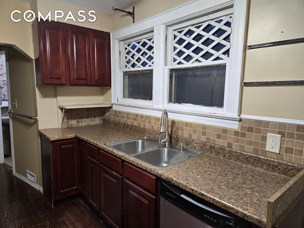 South Avenue - Photo 10