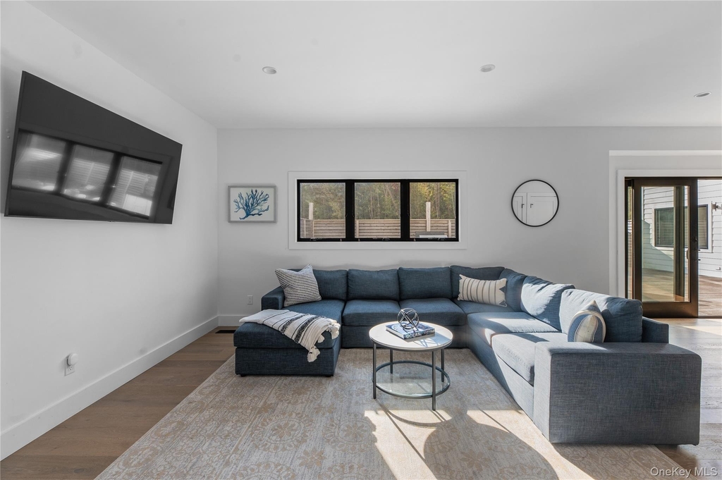 31 Atlantic Avenue - Photo 4