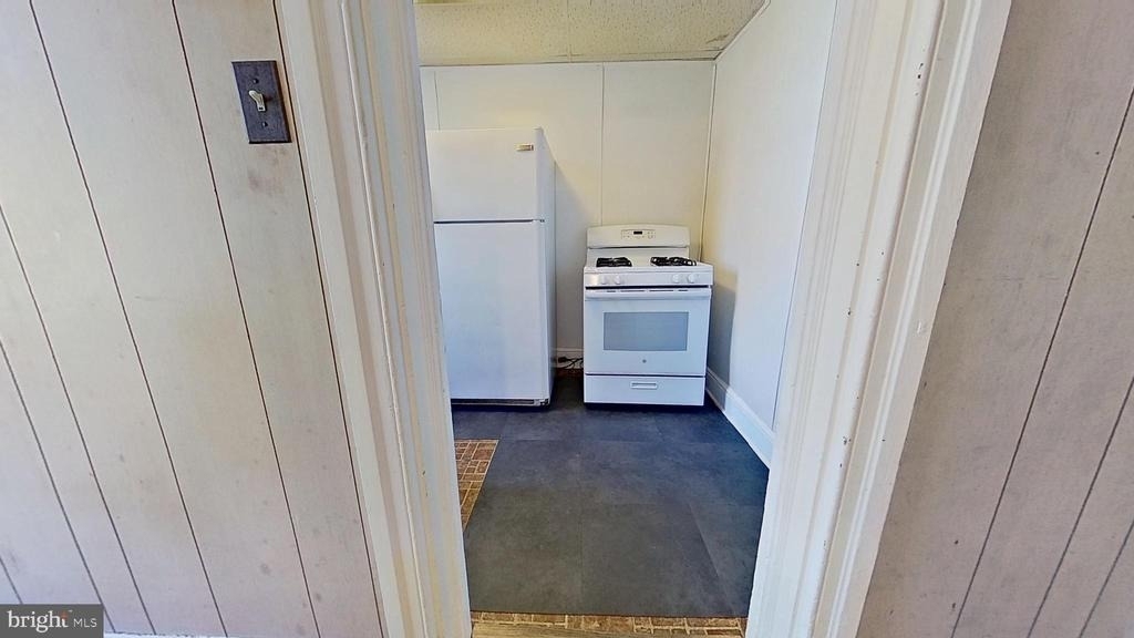 645 W Philadelphia Street - Photo 2