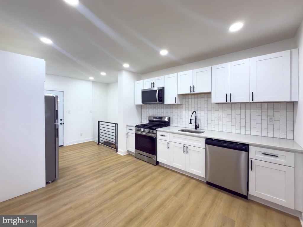 5237 Greenway Avenue - Photo 8