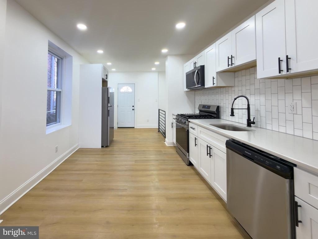 5237 Greenway Avenue - Photo 9